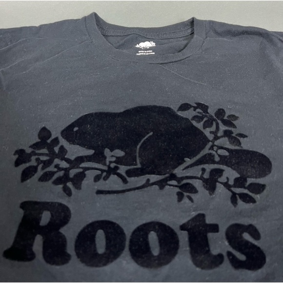 ❌SOLD❌ Roots Black On Black Logo Tee - Picture 2 of 3